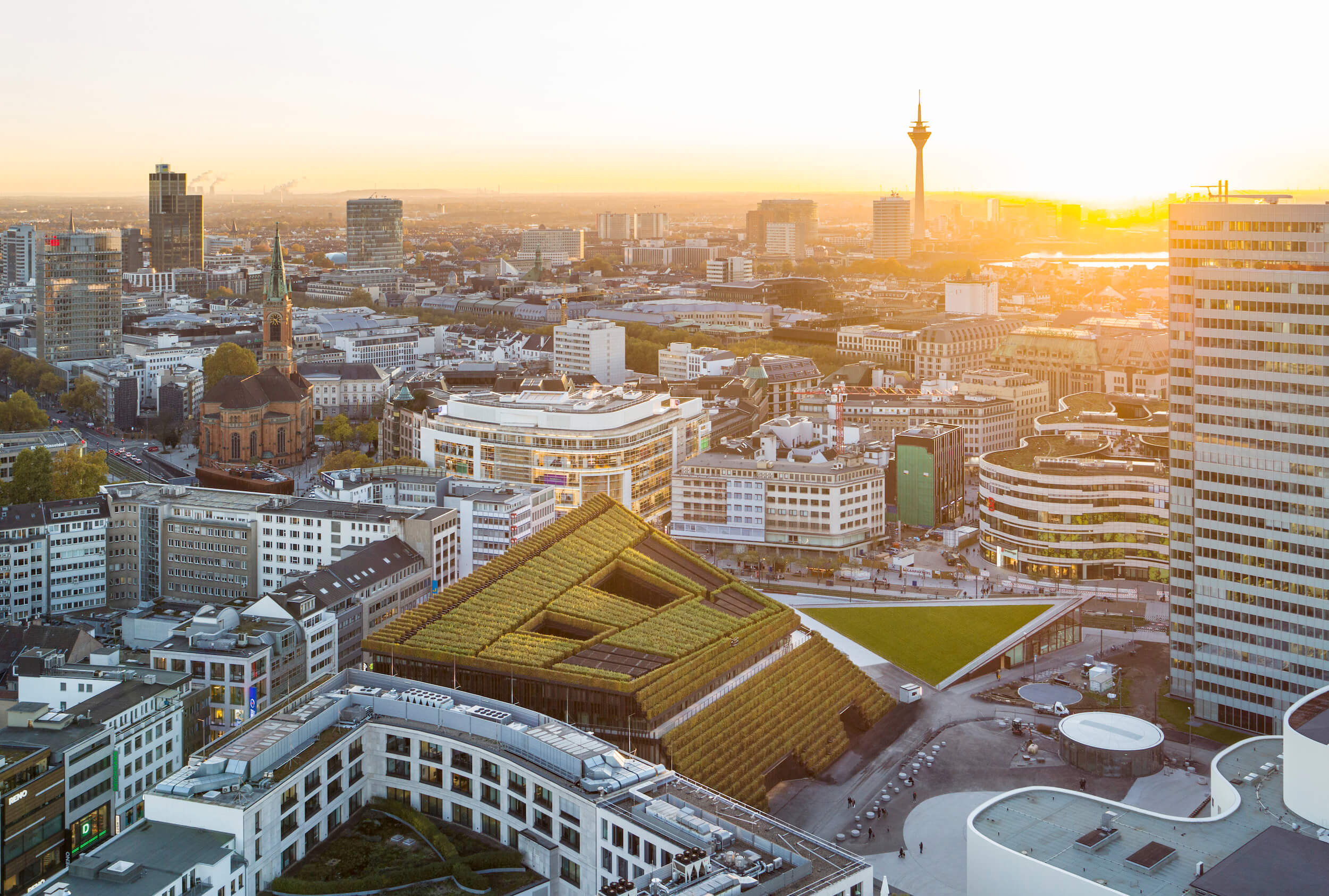 Kö-Bogen II, Düsseldorf, Europas größte Grünfassade, nachhaltige Architektur