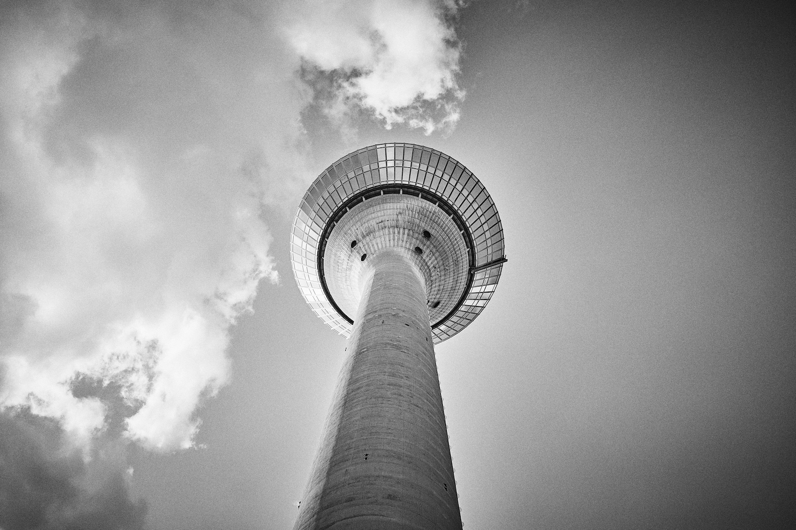 Cook & Cross ist eine Veranstaltung für Architekten und Immobilienbranche. 2019 auf 172,5 Meter fand die Veranstaltung im Fernsehturm Düsseldorf