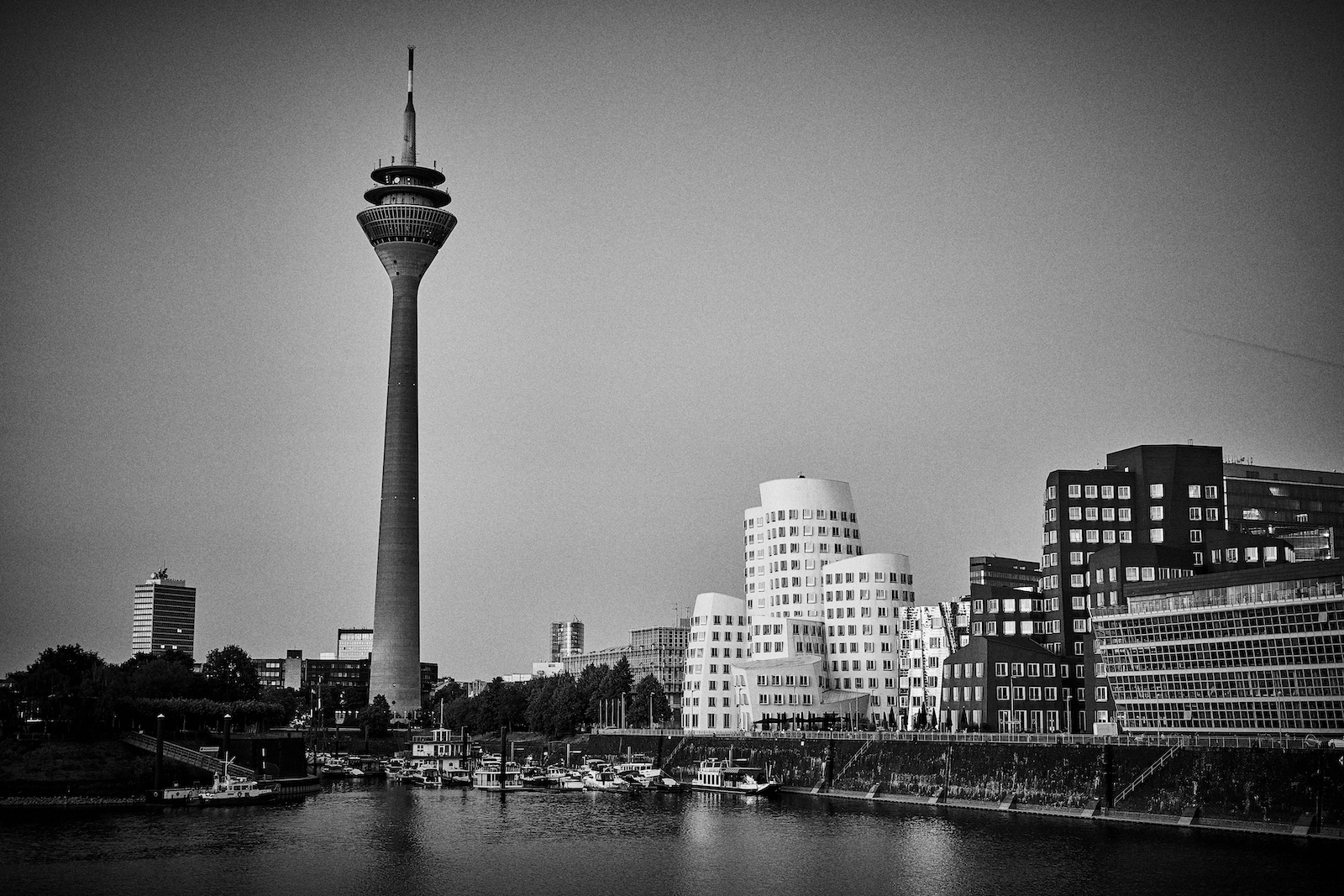 Cook & Cross ist eine Veranstaltung für Architekten und Immobilienbranche. 2019 auf 172,5 Meter fand die Veranstaltung im Fernsehturm Düsseldorf statt.